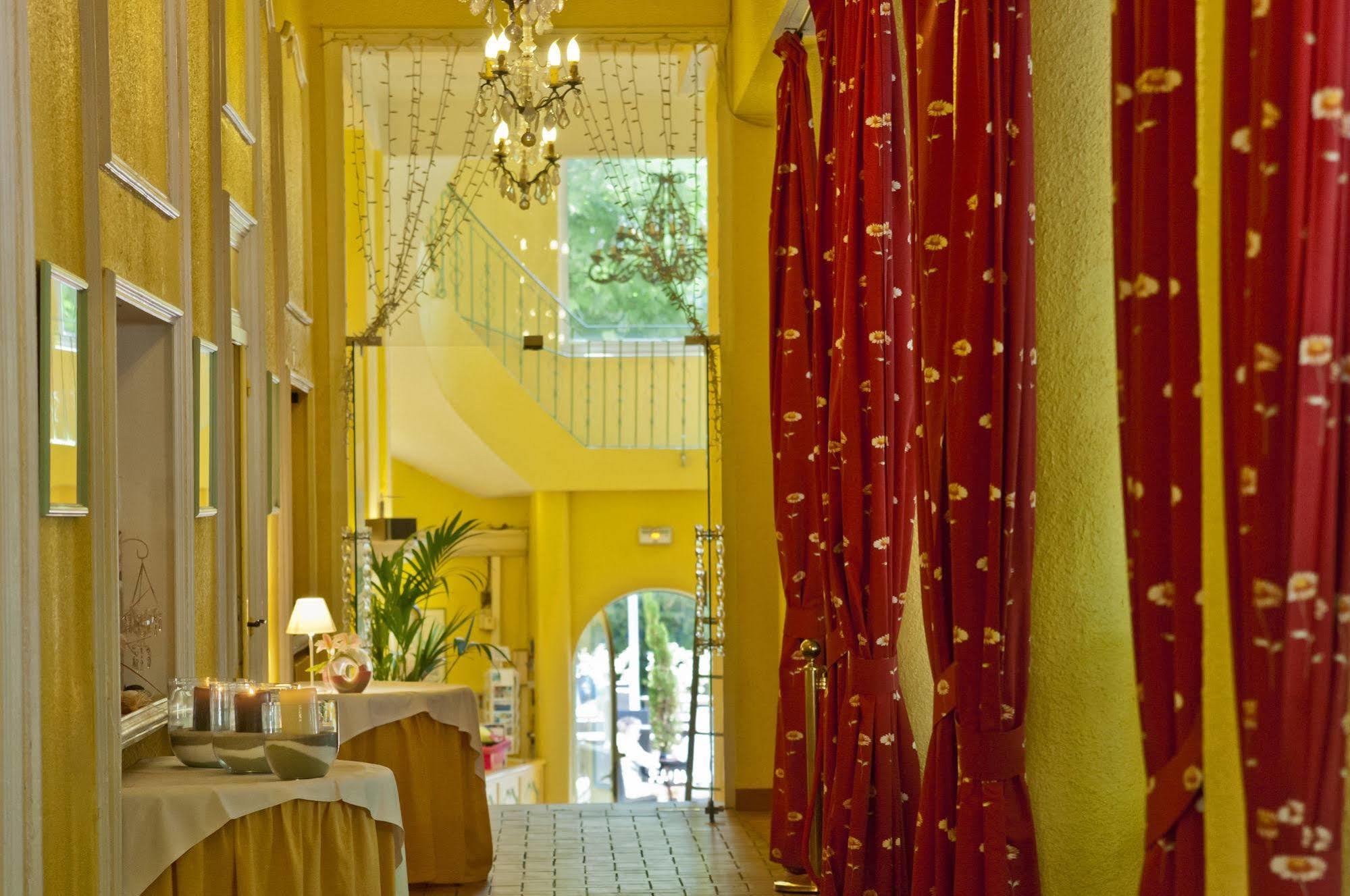 Hotel Mileade Mediterranee - Port-Frejus Ngoại thất bức ảnh